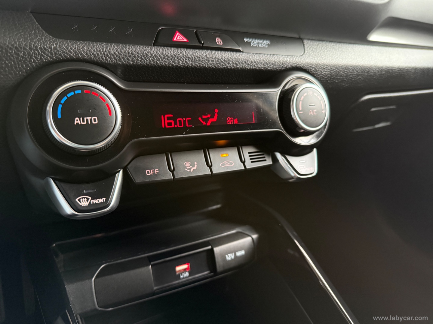 Stonic 1.0 T-GDi 120 CV MHEV DCT Style - immagine 14