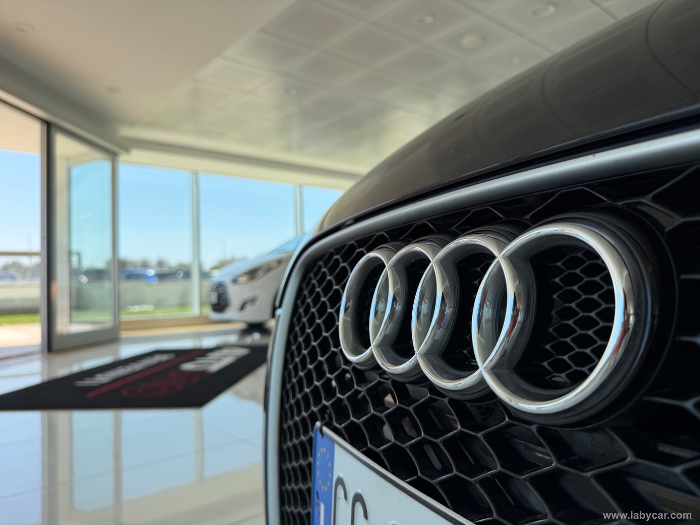 TT Coupé 2.0 TDI quattro - immagine 14