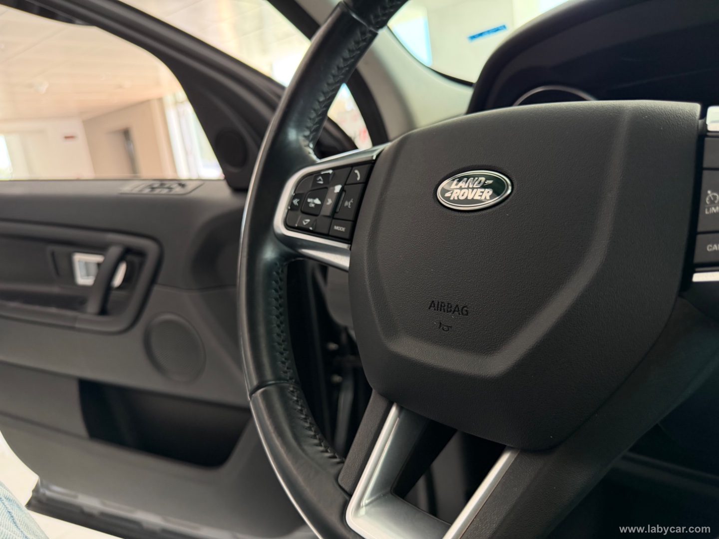 Discovery Sport 2.0 TD4 150 CV Pure - immagine 14