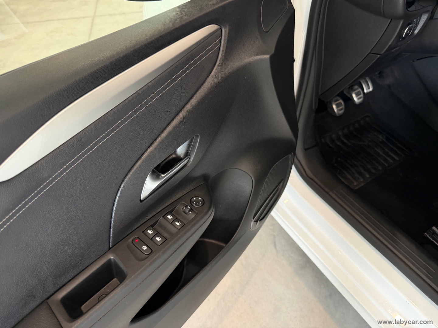 Corsa 1.5 D 100 CV GS Line - immagine 14