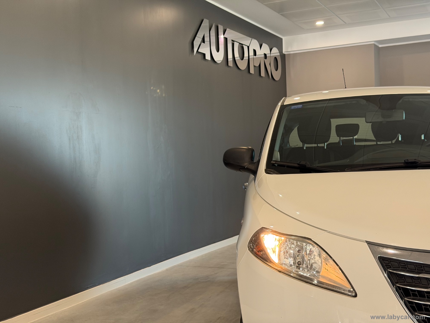 Ypsilon 1.2 69 CV 5p. GPL Ecochic Silver - immagine 14