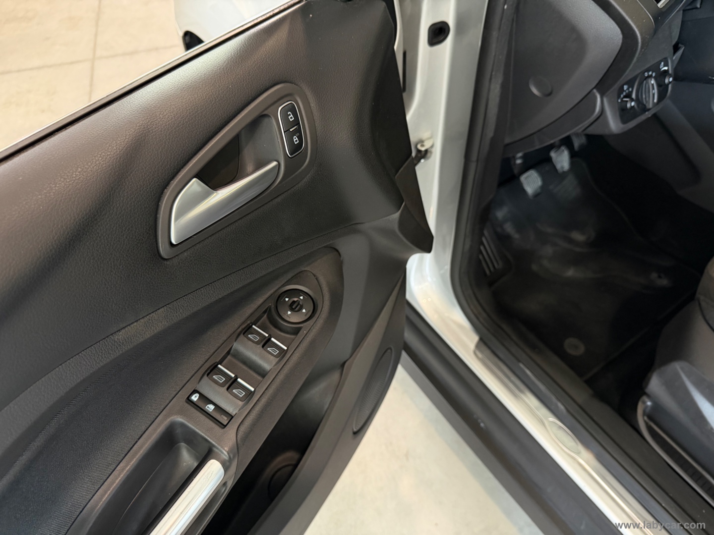 C-Max 1.5 TDCi 120 CV S&S Titanium X - immagine 14
