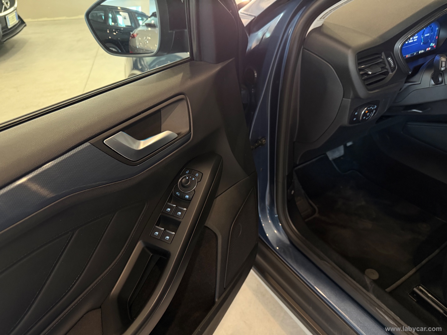 Focus 1.5 EcoBlue 115CV aut. SW Active - immagine 14