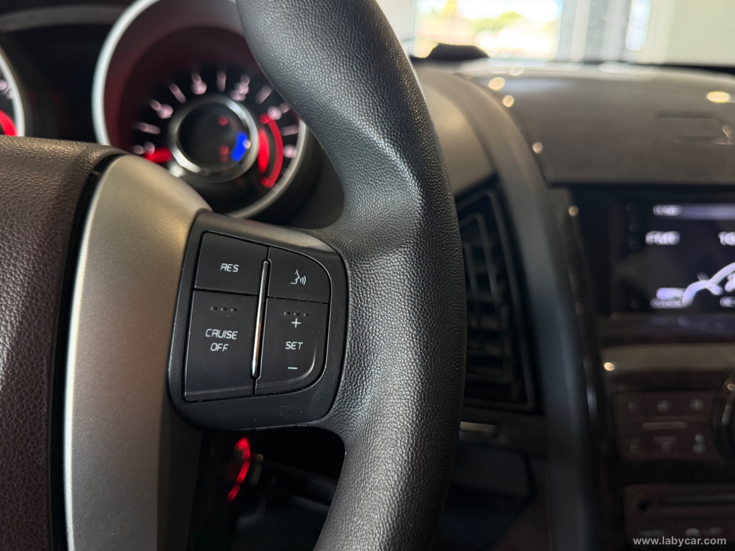 XUV500 2.2 16V FWD W6 - immagine 14