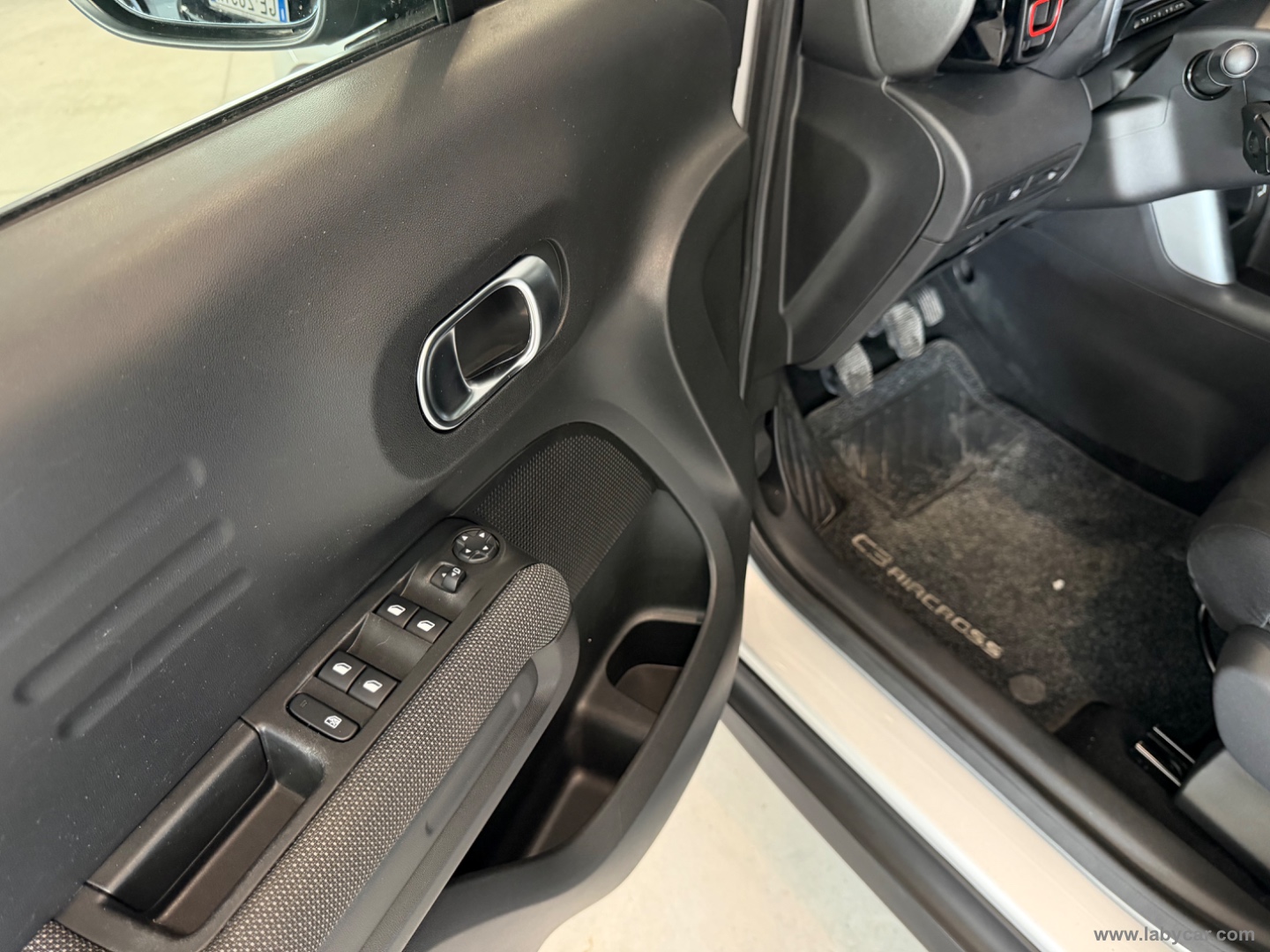 C3 Aircross BlueHDi 100 S&S Shine - immagine 14