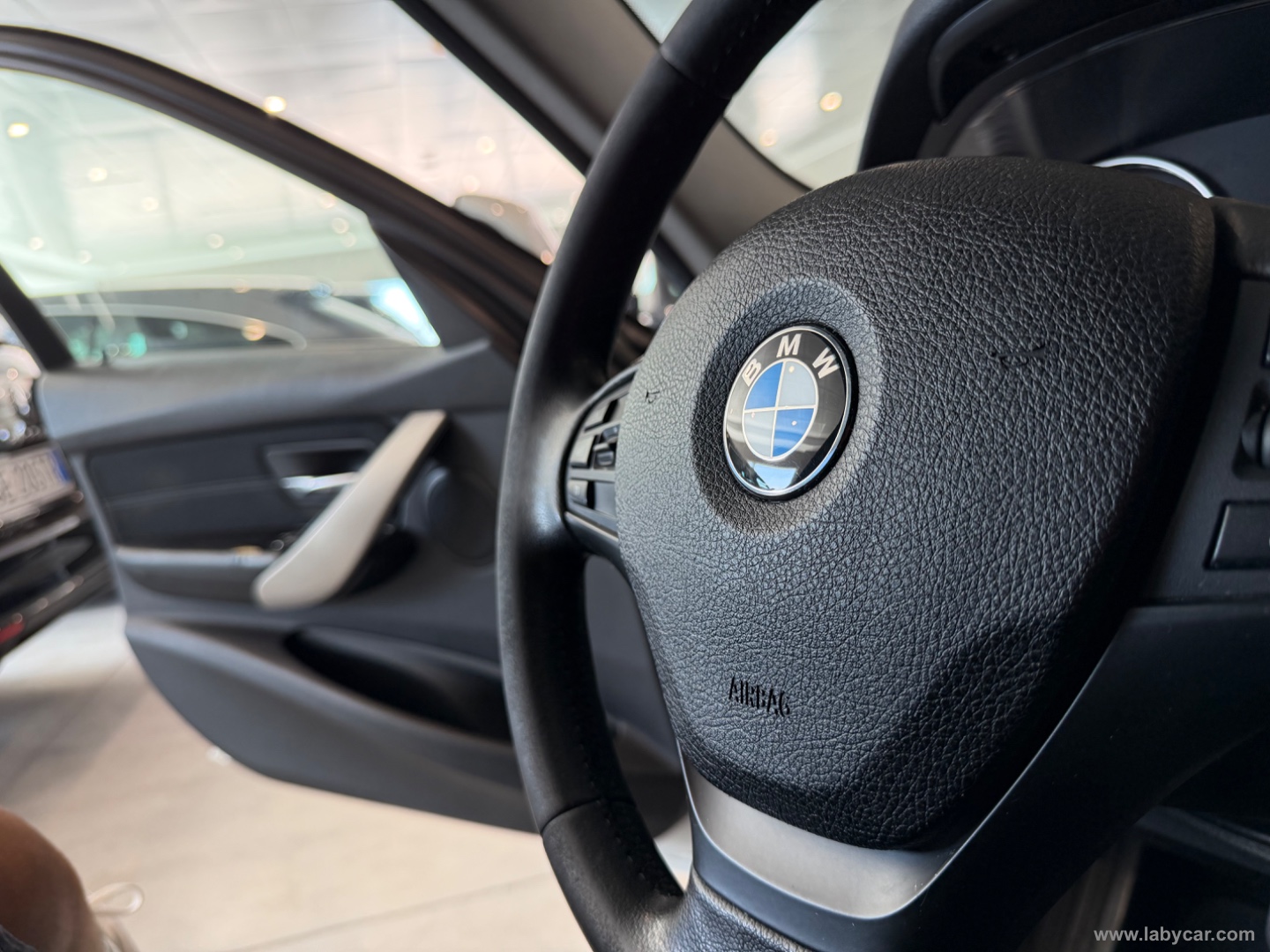 320d Efficient Dynamics Touring - immagine 14