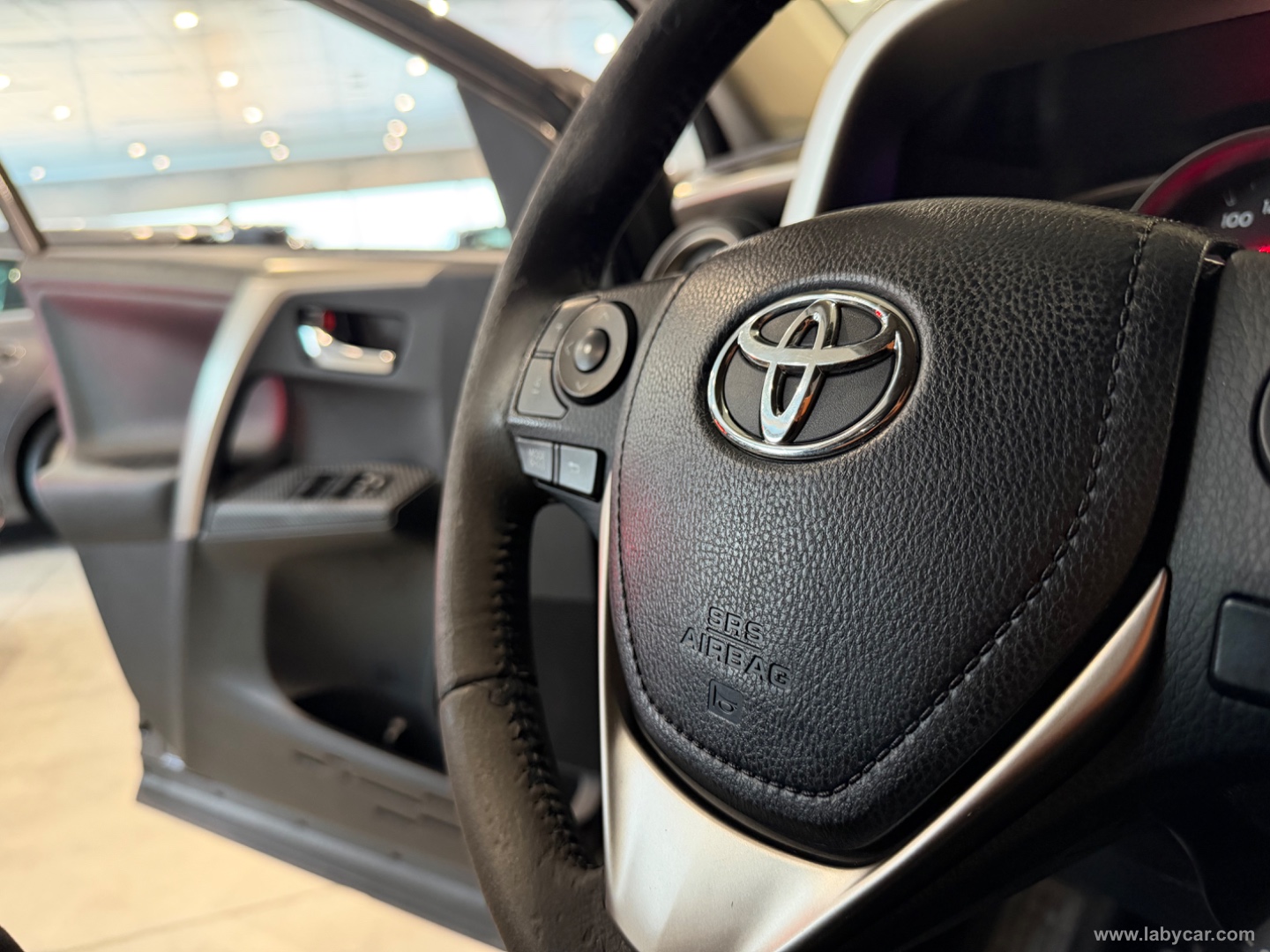 RAV4 2.0 D-4D 2WD - immagine 14