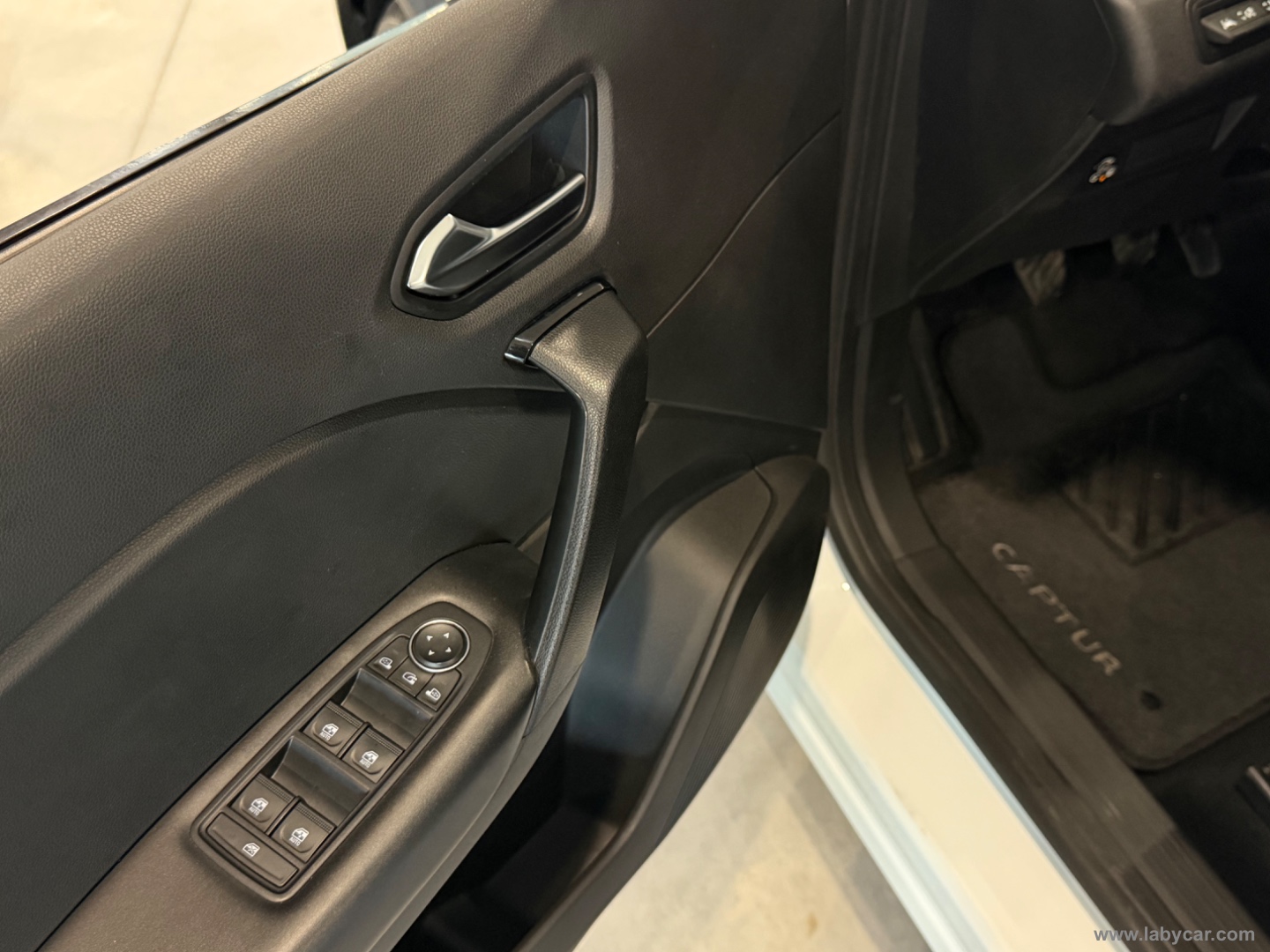 Captur TCe 12V 100 CV GPL FAP Business - immagine 14