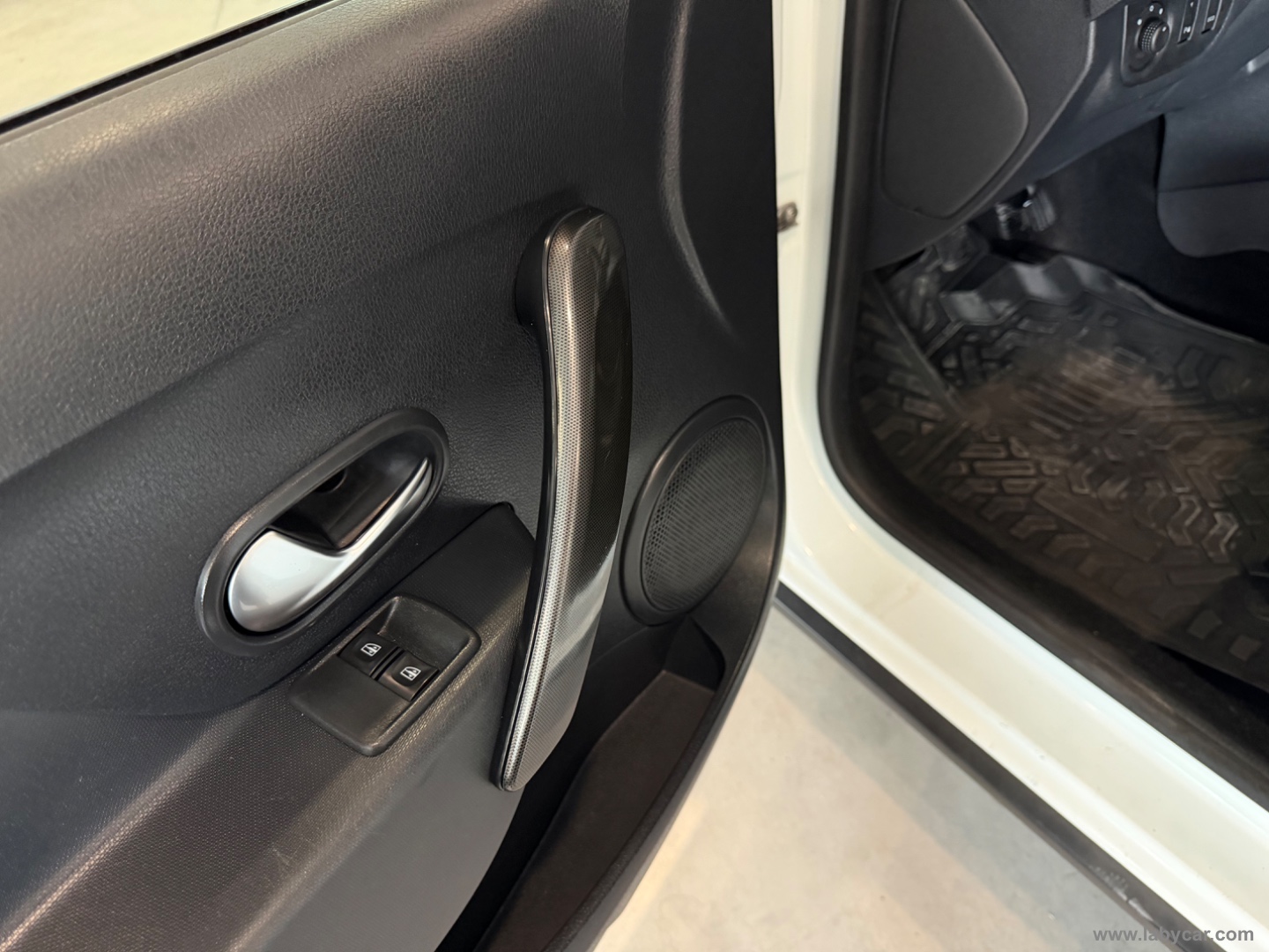 Sandero Stepway 1.5 dCi 8V 90 CV S&S - immagine 14