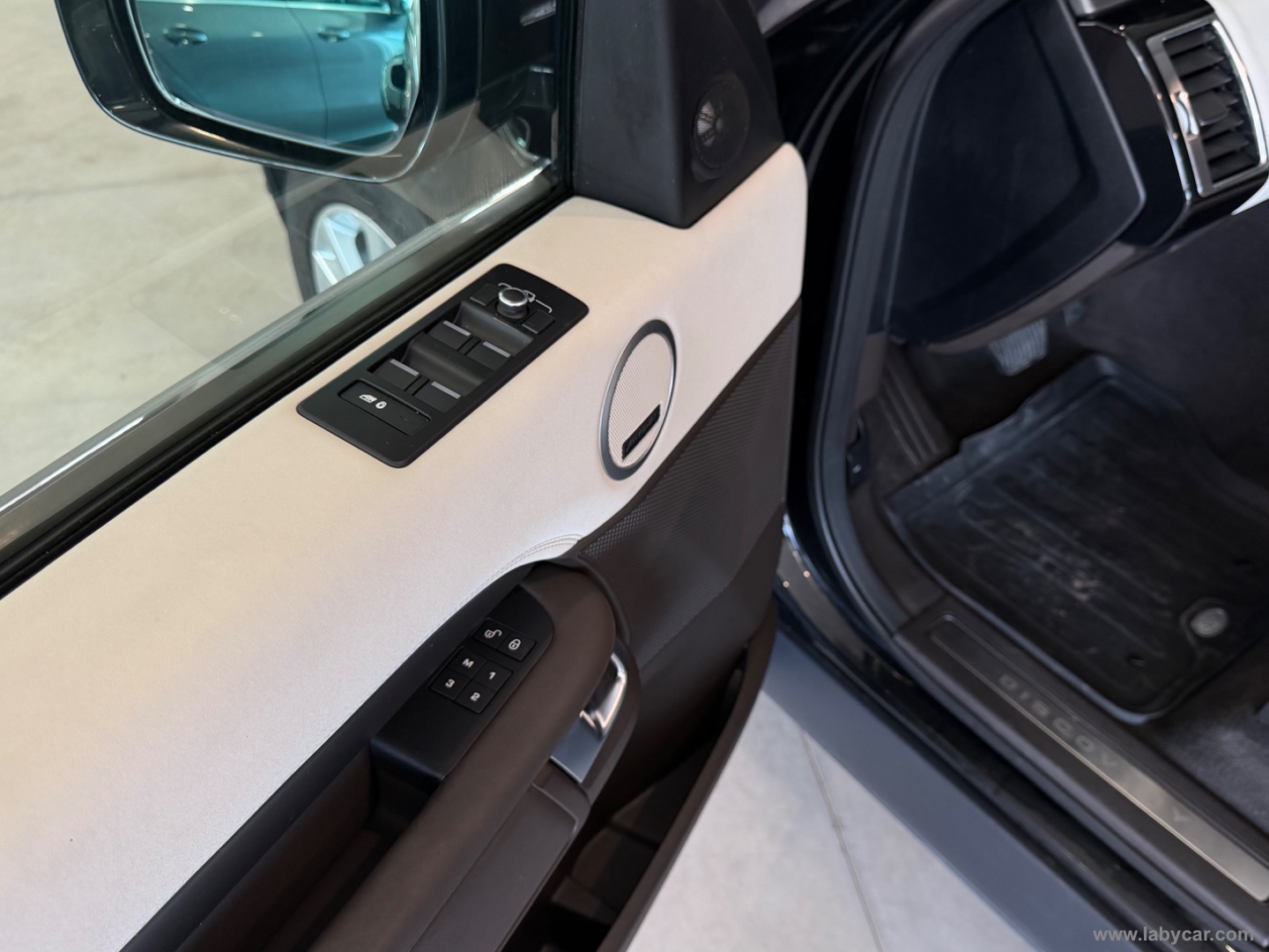 Discovery 2.0 SD4 240 CV HSE - immagine 14
