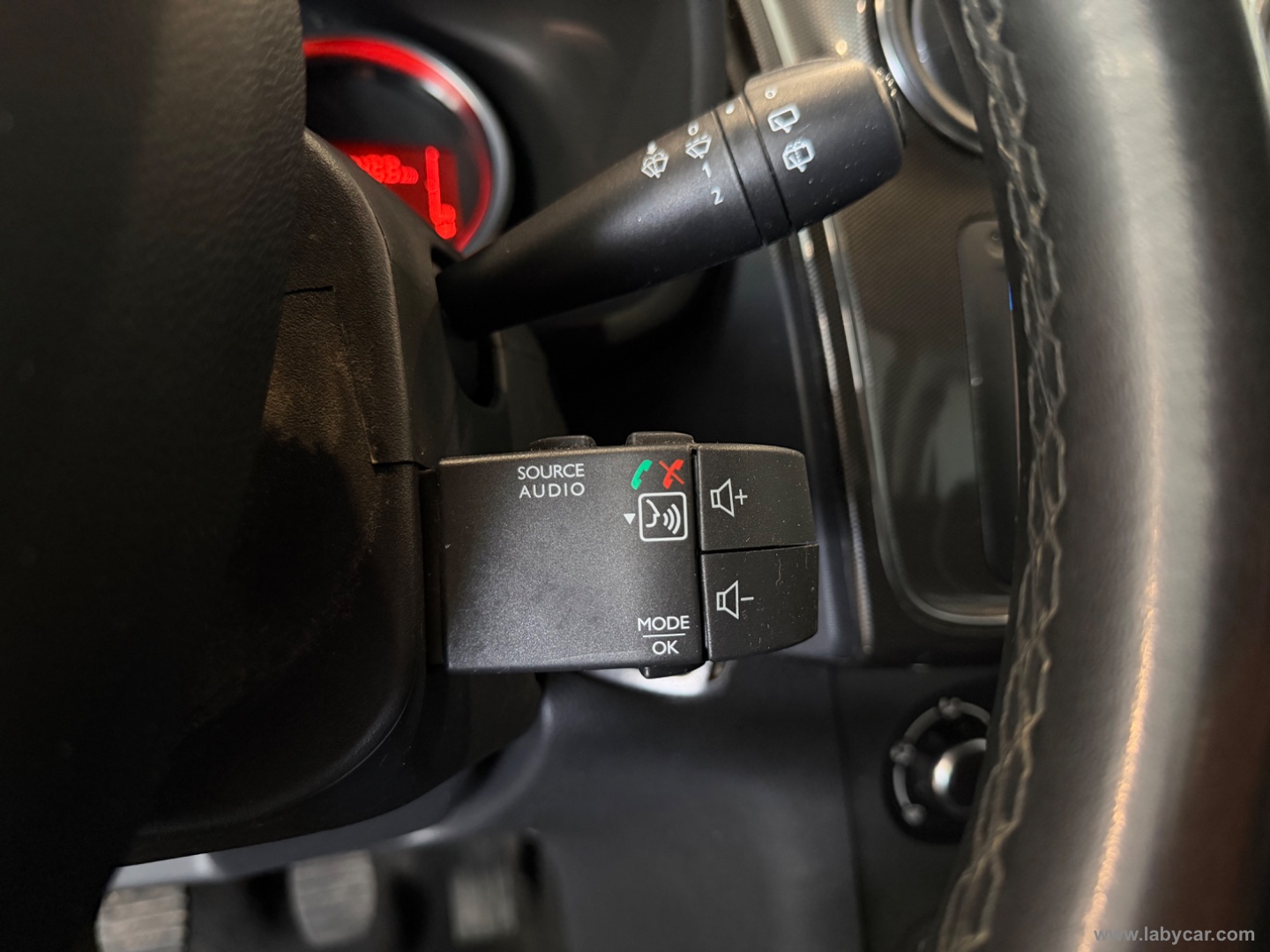Sandero Stepway 0.9 TCe GPL 90CV Comfort GANCIO TRAINO - immagine 14