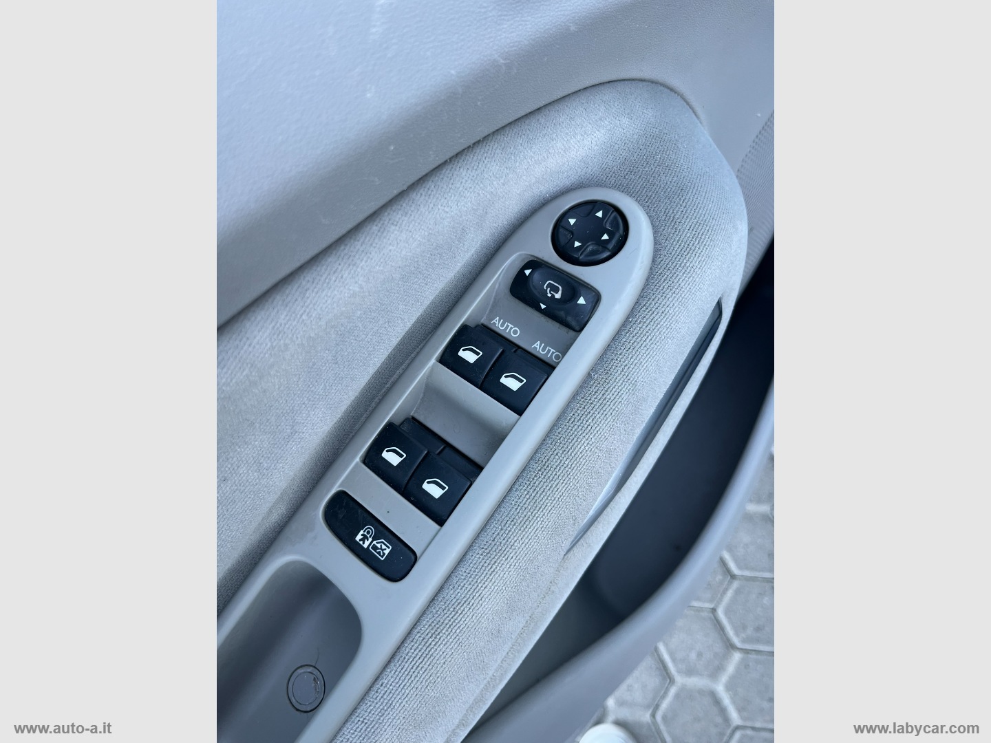 C3 Picasso 1.6 HDi 90 Exclusive - immagine 14