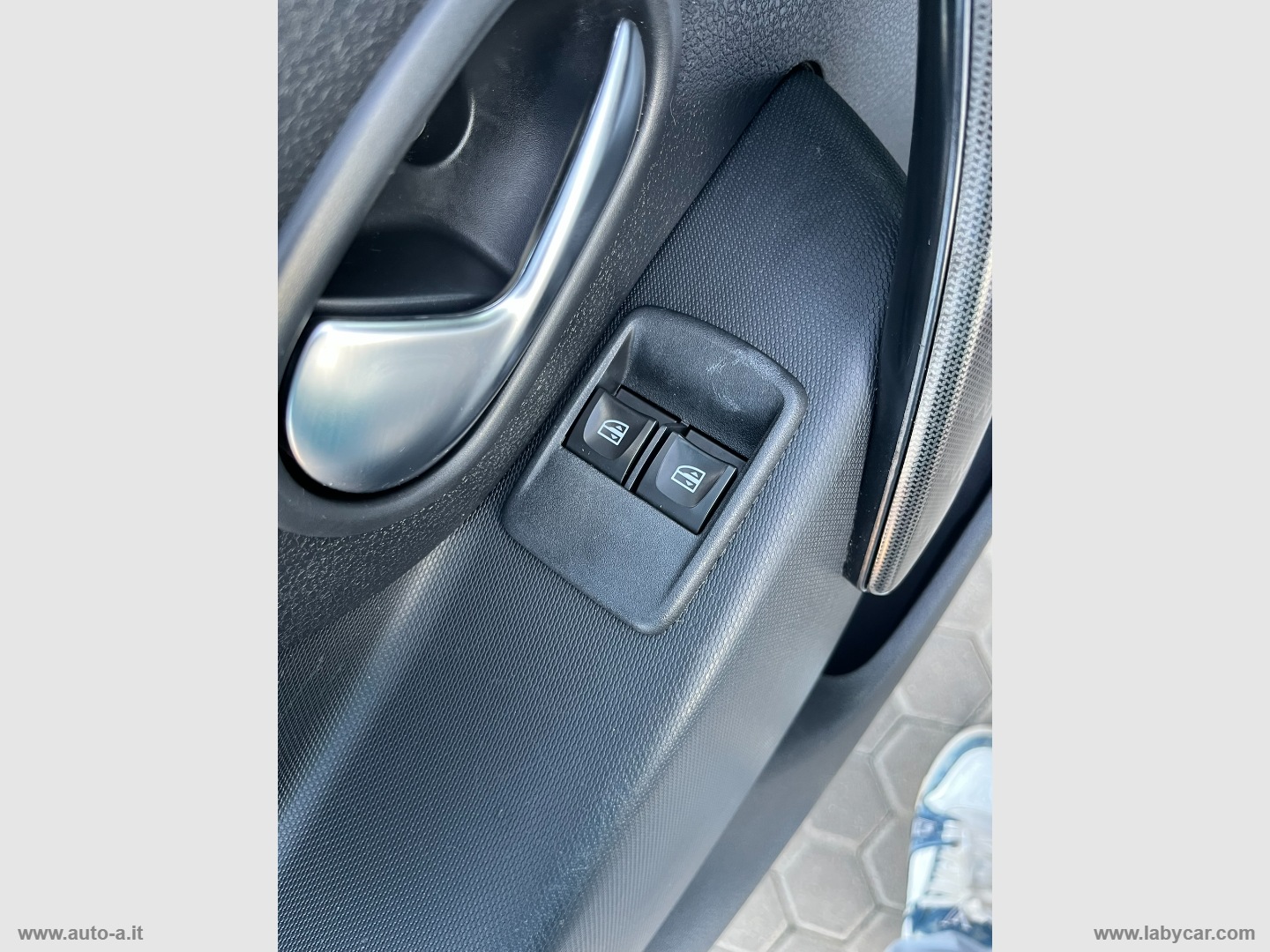 Sandero Stepway 0.9 TCe 12V T-GPL 90 S&S - immagine 14
