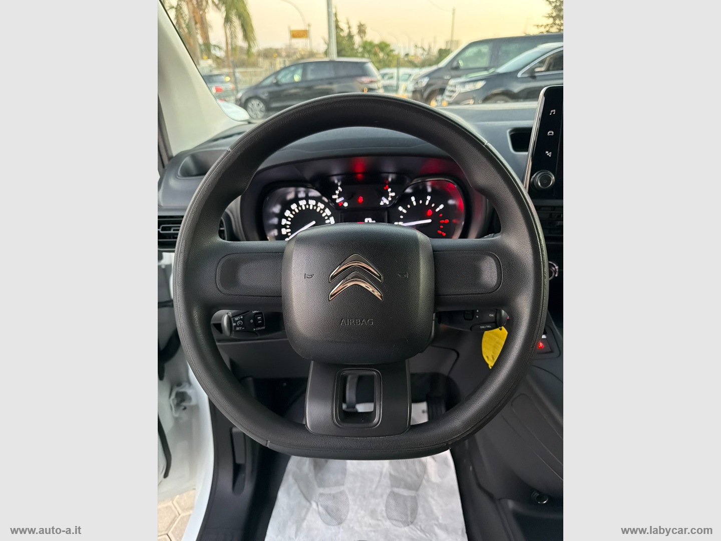 Berlingo BlueHDi 100 CV 3 POSTI - immagine 14