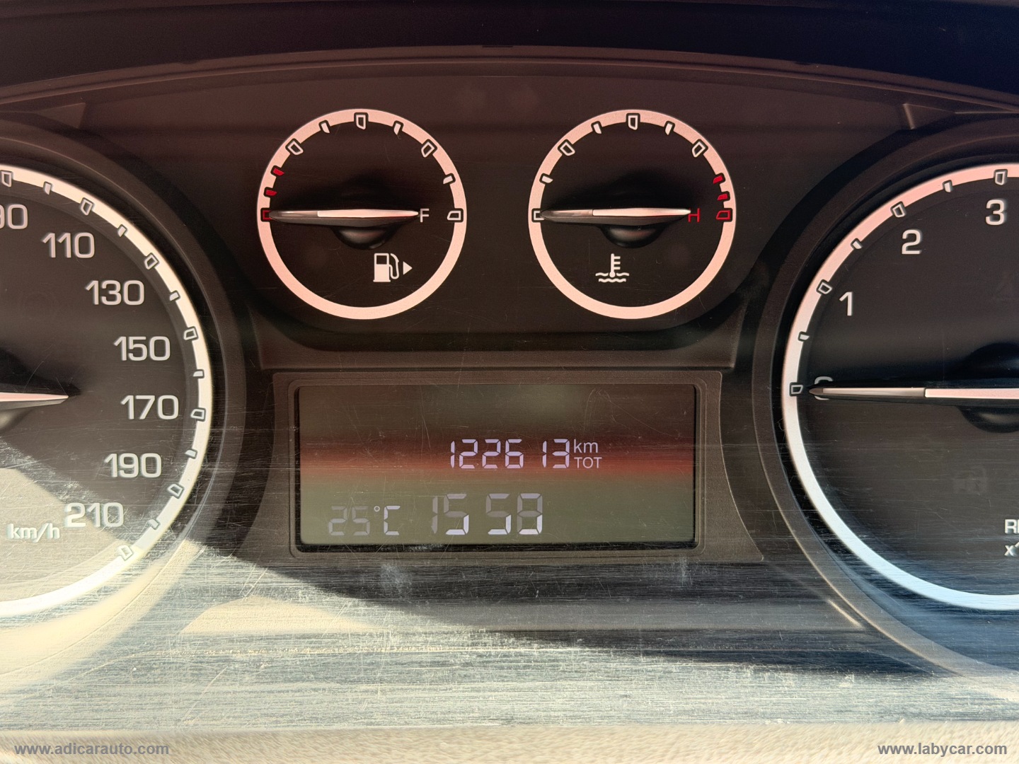 Ypsilon 0.9 T.Air 85 CV 5p. S&S Platinum - immagine 14