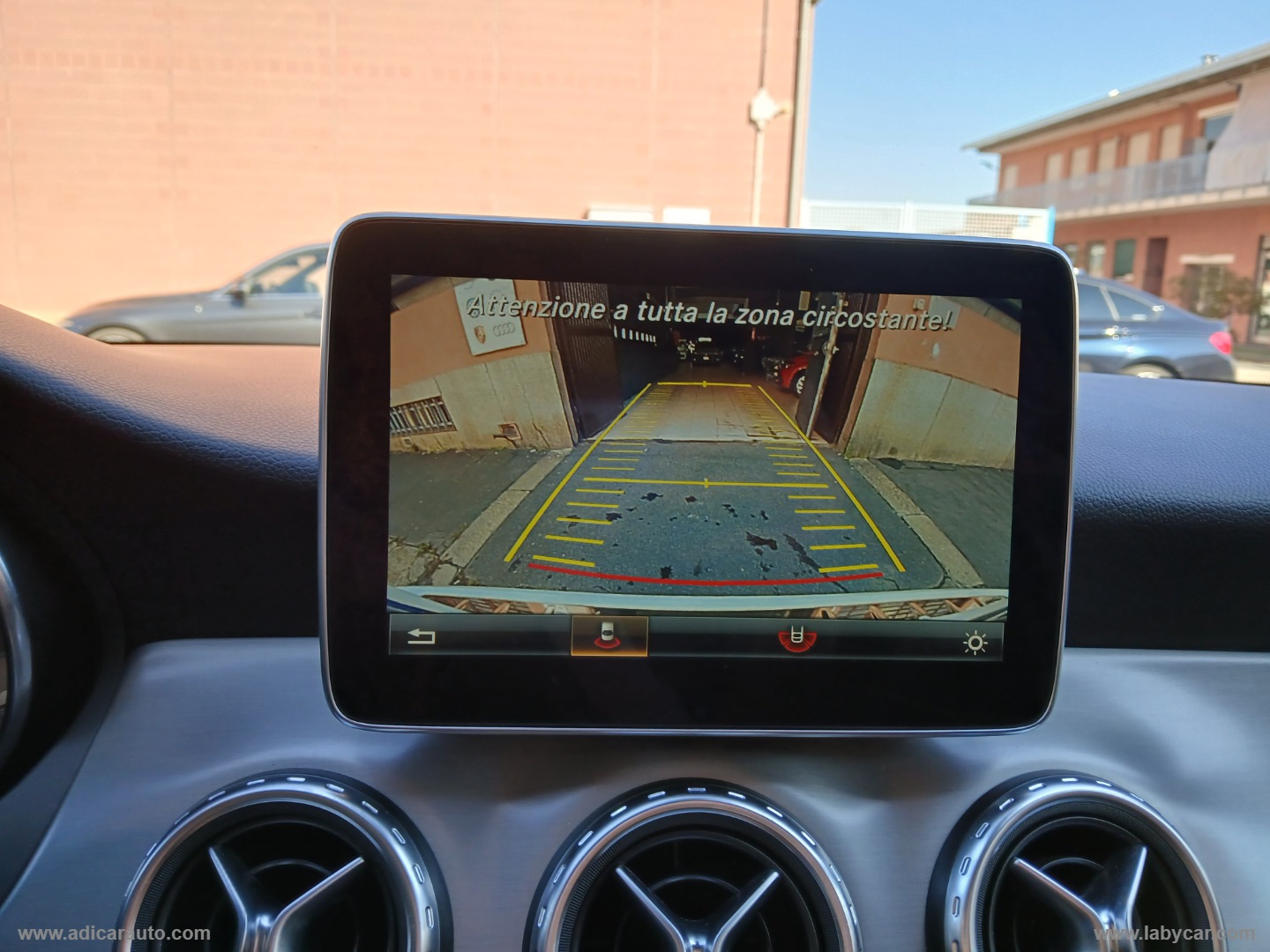 GLA 200 d Automatic 4Matic Sport - immagine 14