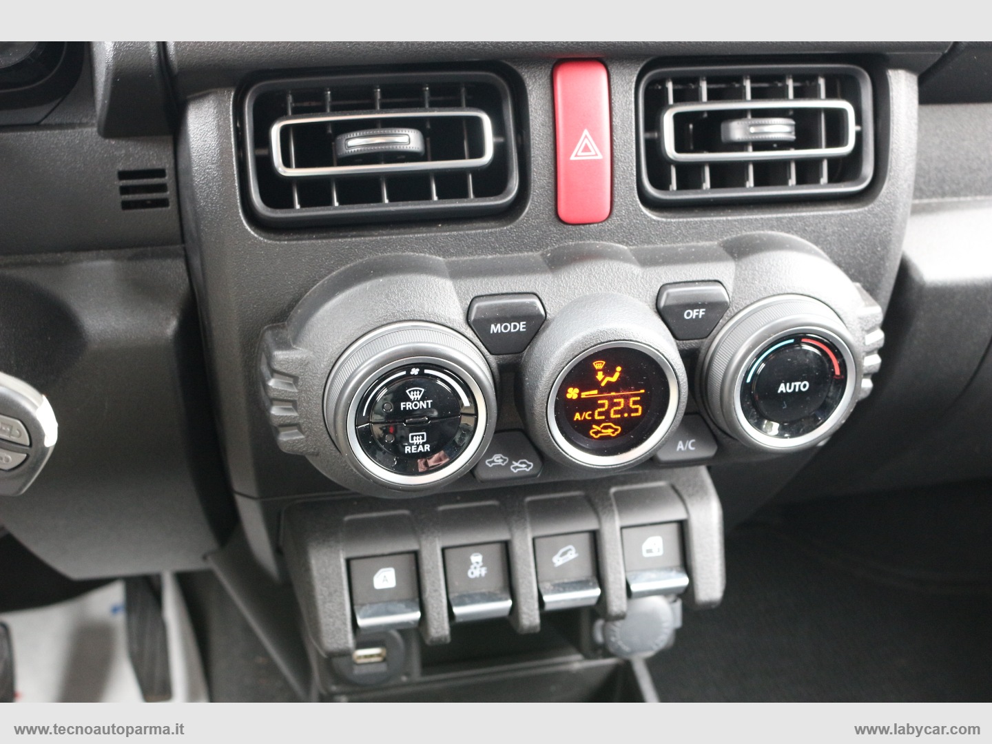Jimny 1.5 5MT Top - immagine 14