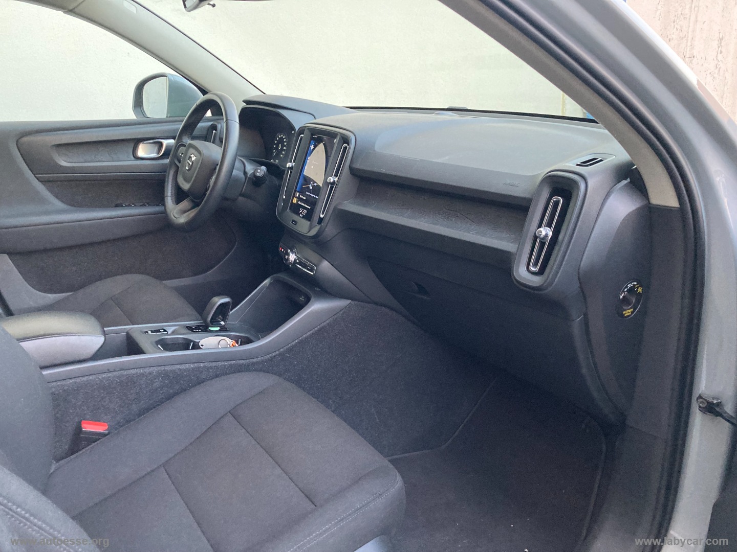 XC40 T2 automatico Essential - immagine 14