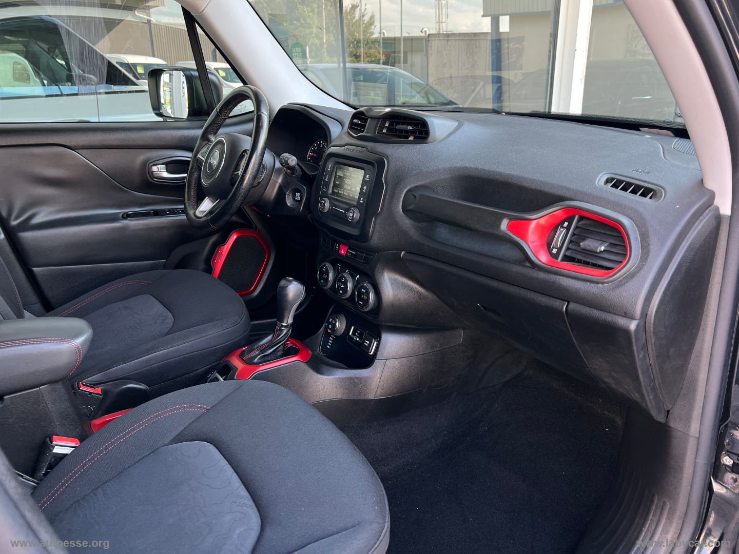 Renegade 2.0 Mjt 170CV 4WD AUT. TRAILHAWK - immagine 14