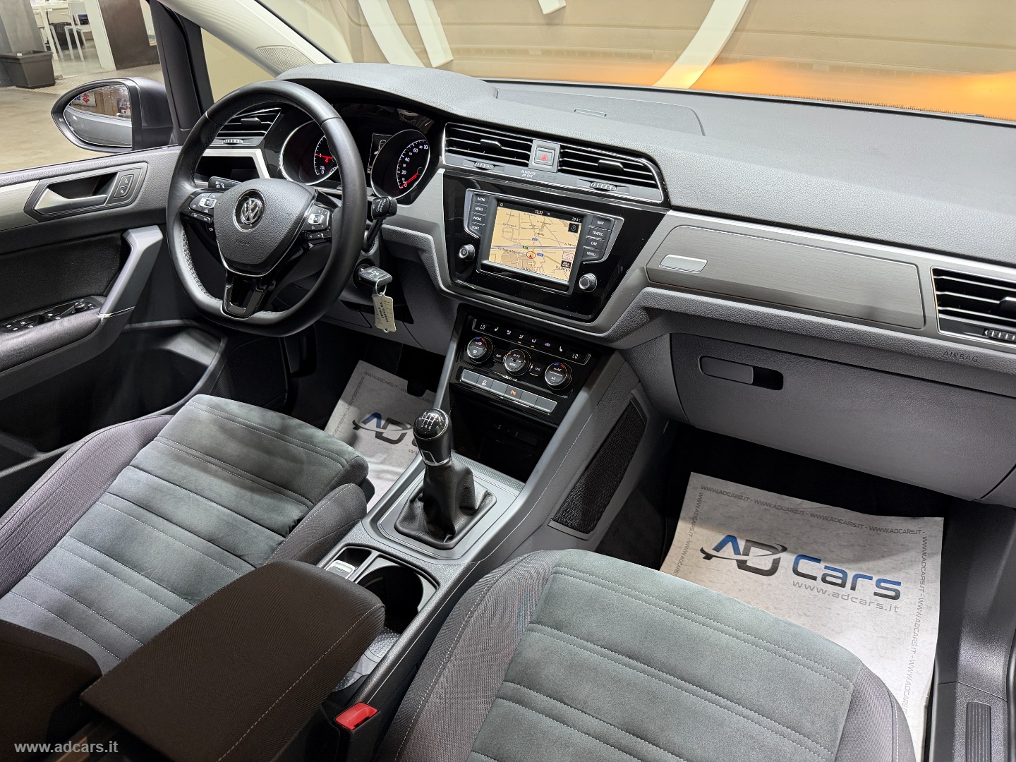 Touran 1.6 TDI Business BMT - immagine 14