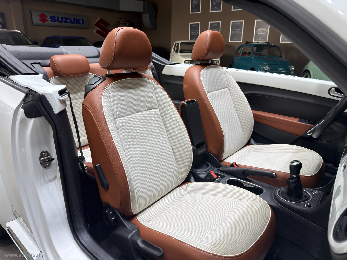 Maggiolino Cabrio 1.4 TSI CUP Fender Edition *TAGLIANDI VOLKSWAGEN* - immagine 14