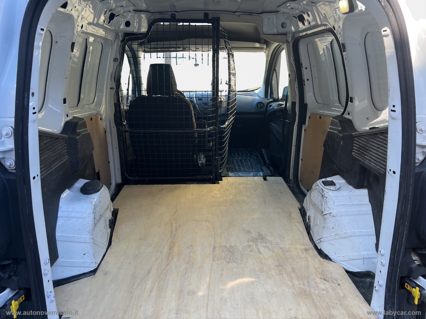 Transit Courier 1.6 TDCi 95CV Van Entry WWW. AUTONOVEMILANO.IT - immagine 14
