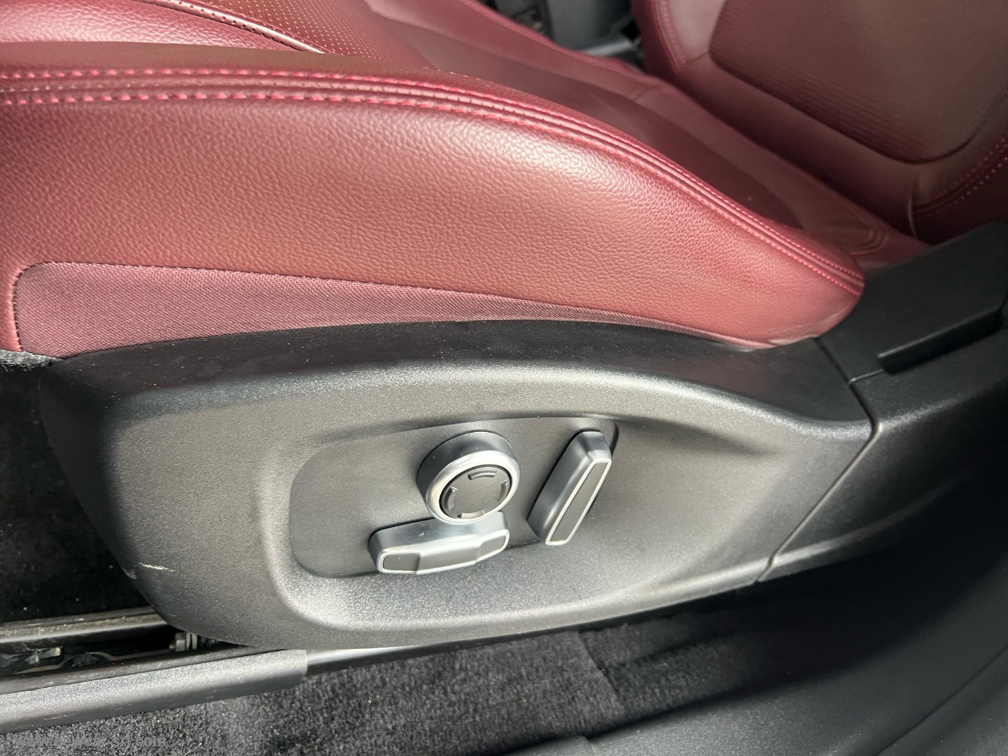 E-Pace 2.0D I4 163 CV AWD Auto - immagine 14