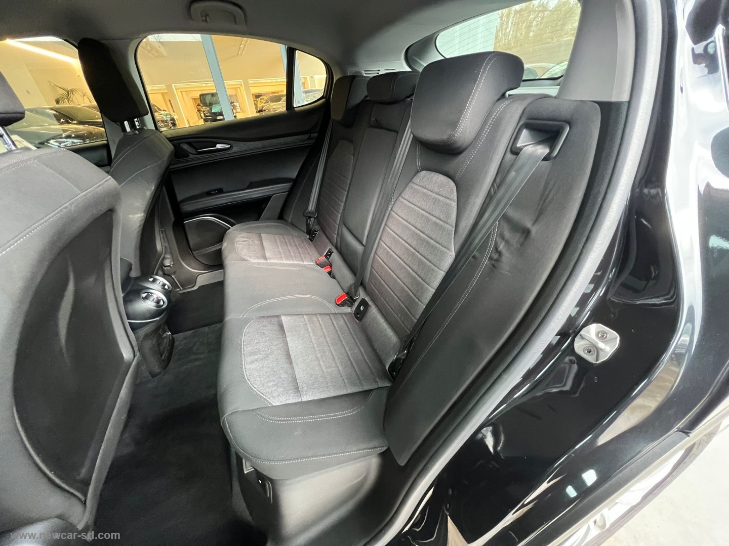 Stelvio 2.2 T.diesel 190CV AT8 RWD Bus. - immagine 14