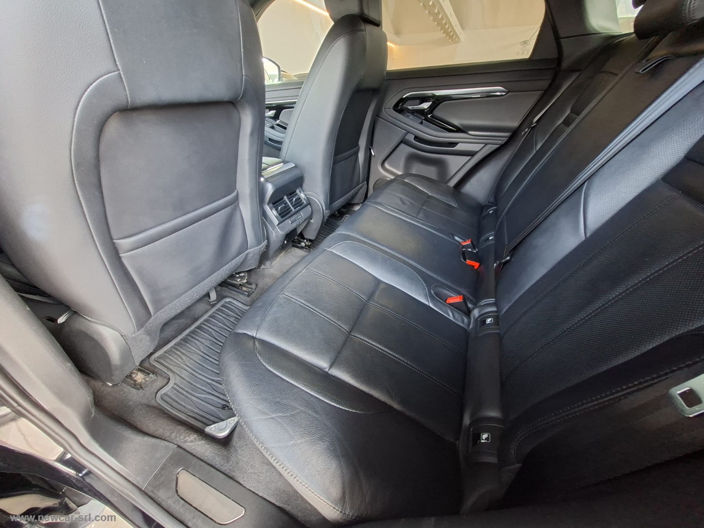 RR Evoque 2.0D L.Flw 150 AWD Auto S - immagine 14