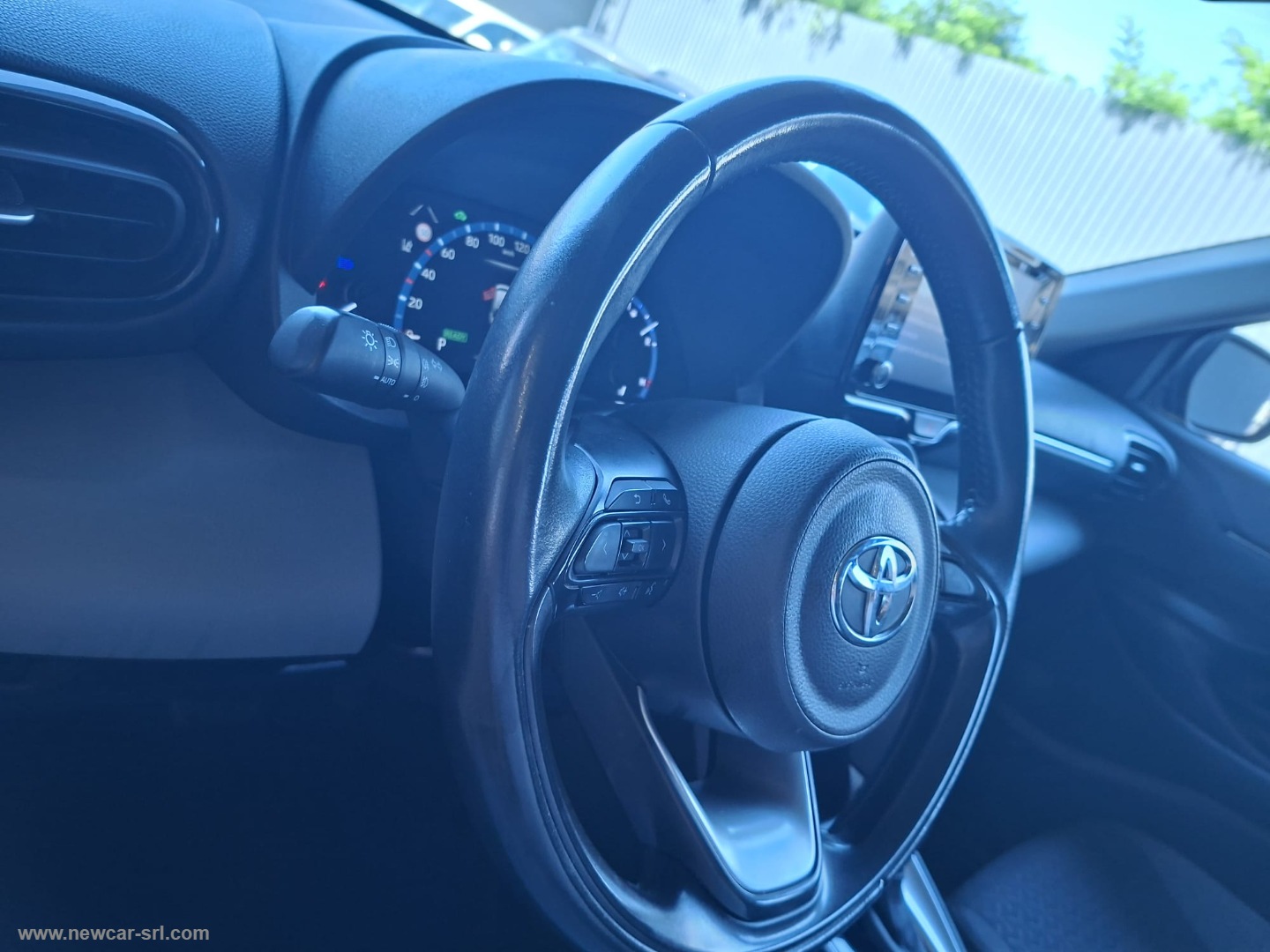 Yaris Cross 1.5 Hybrid 5p. E-CVT Busin. - immagine 14