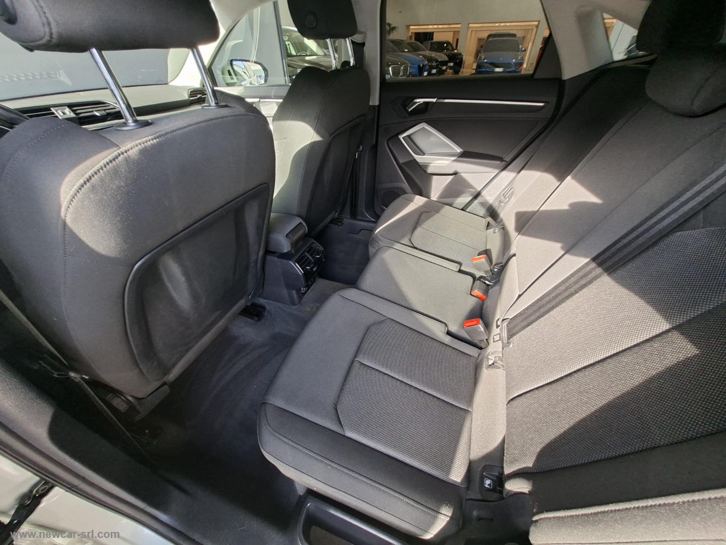 Q3 SPB 35 TDI S tronic Business Plus - immagine 14