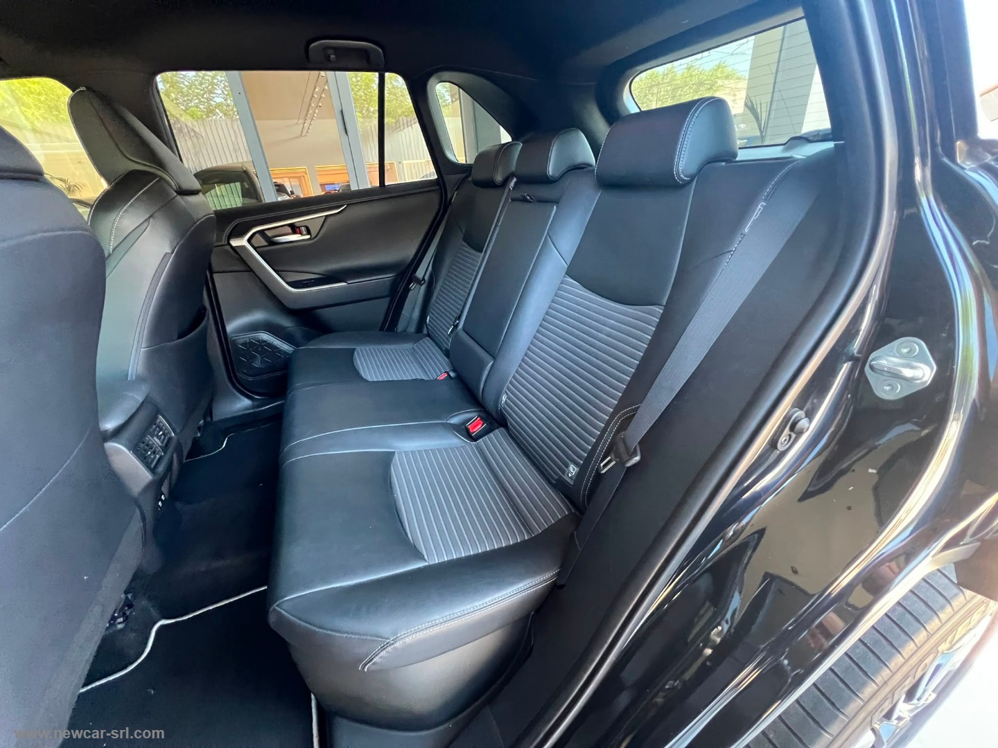 RAV4 2.5 HV - immagine 14
