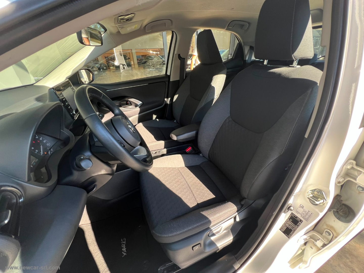 Yaris 1.5 Hybrid 5p. Business - immagine 14