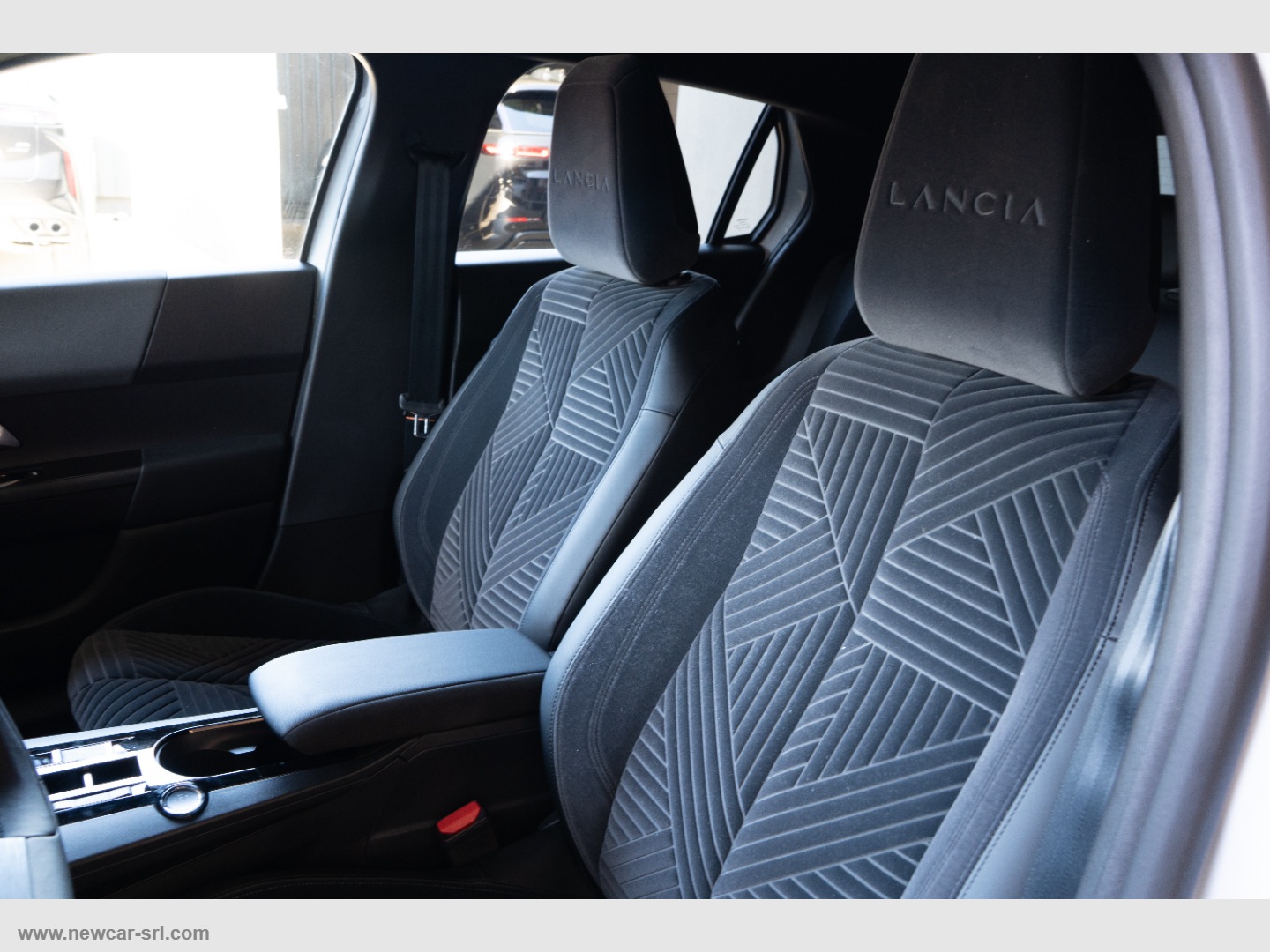 Ypsilon Hybrid e-DCT - immagine 14