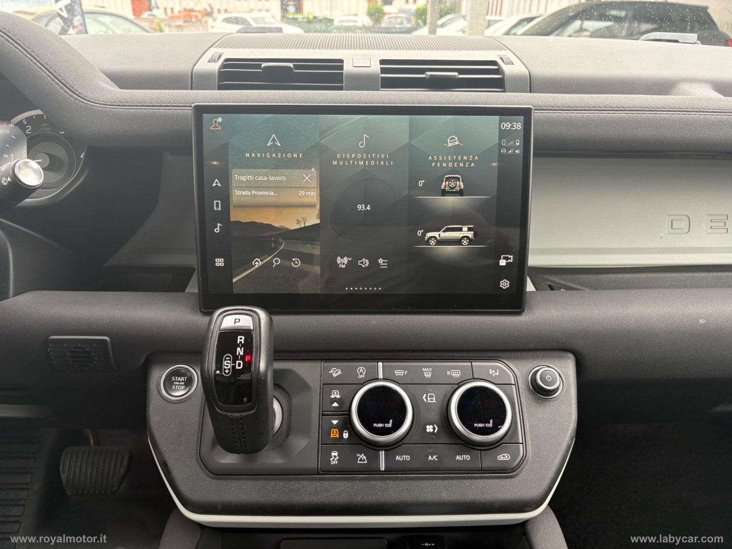 Defender 110 3.0D I6 250 CV AWD Auto - immagine 14