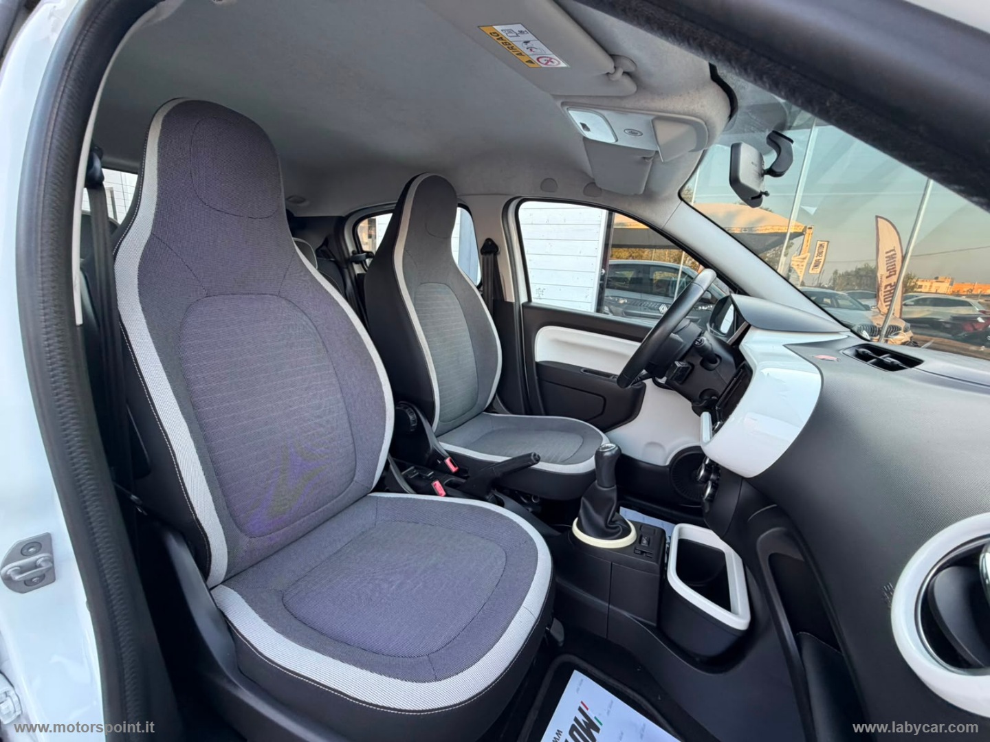 Twingo SCe Lovely - immagine 14