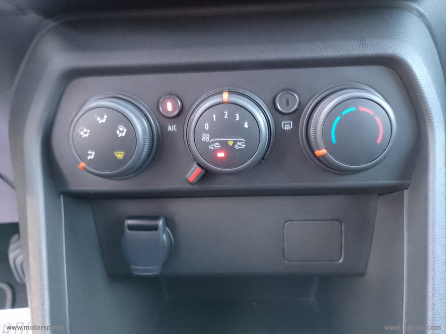 Sandero Stepway 1.0 TCe ECO-G Expression - immagine 14