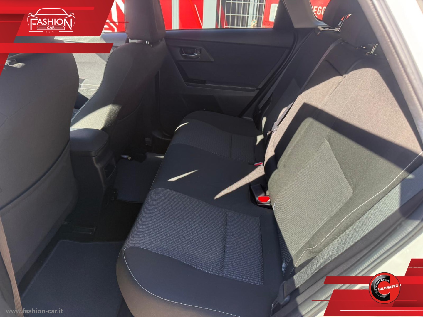 Auris TS 1.8 Hybrid Lounge - immagine 14
