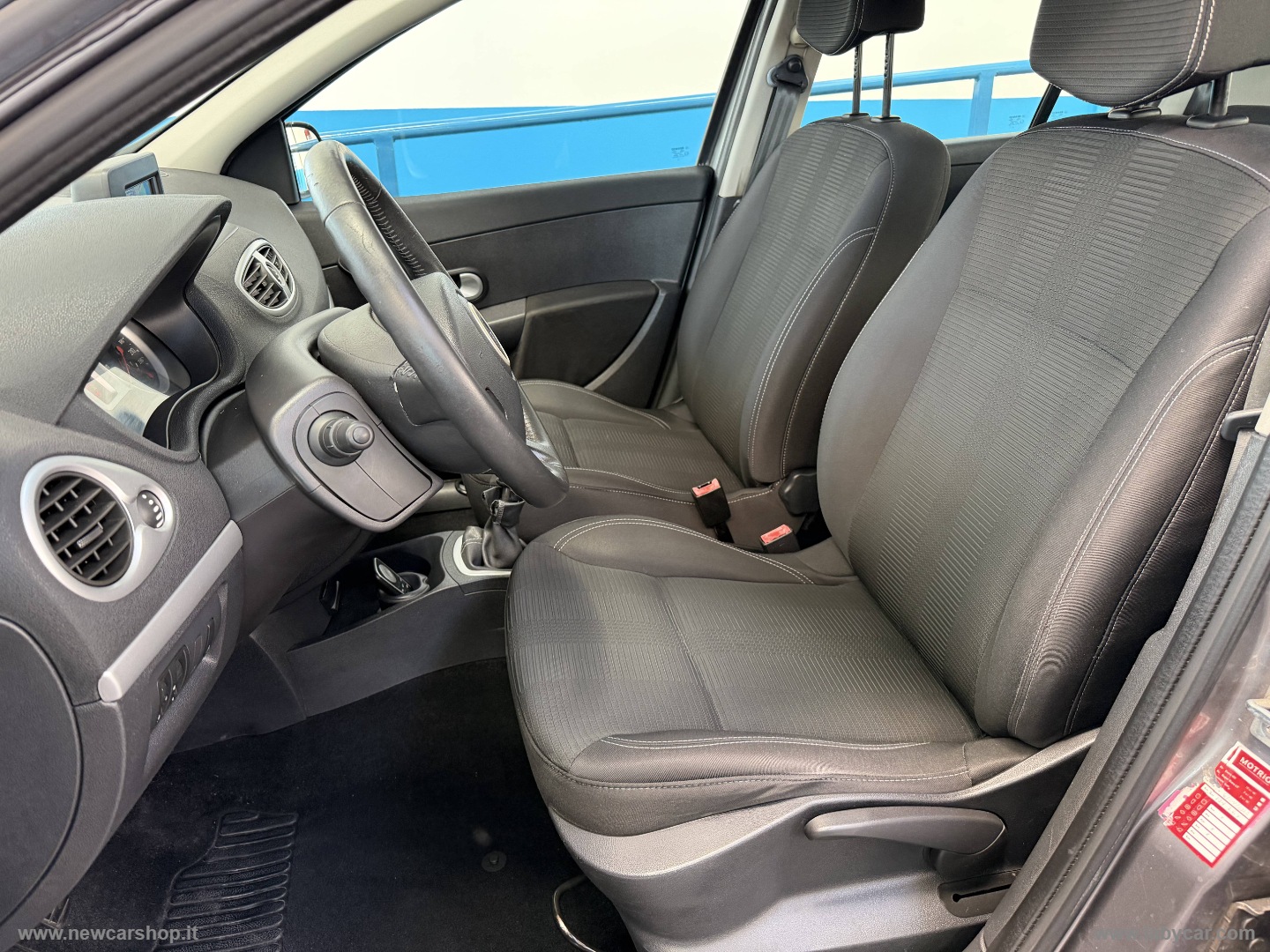 Clio 1.2 5p. Luxe NEOPATENTATI - immagine 14