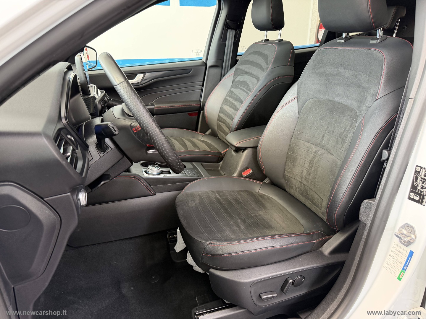 Kuga 2.5 Full Hybrid 190 CVT 2WD ST-Line - immagine 14