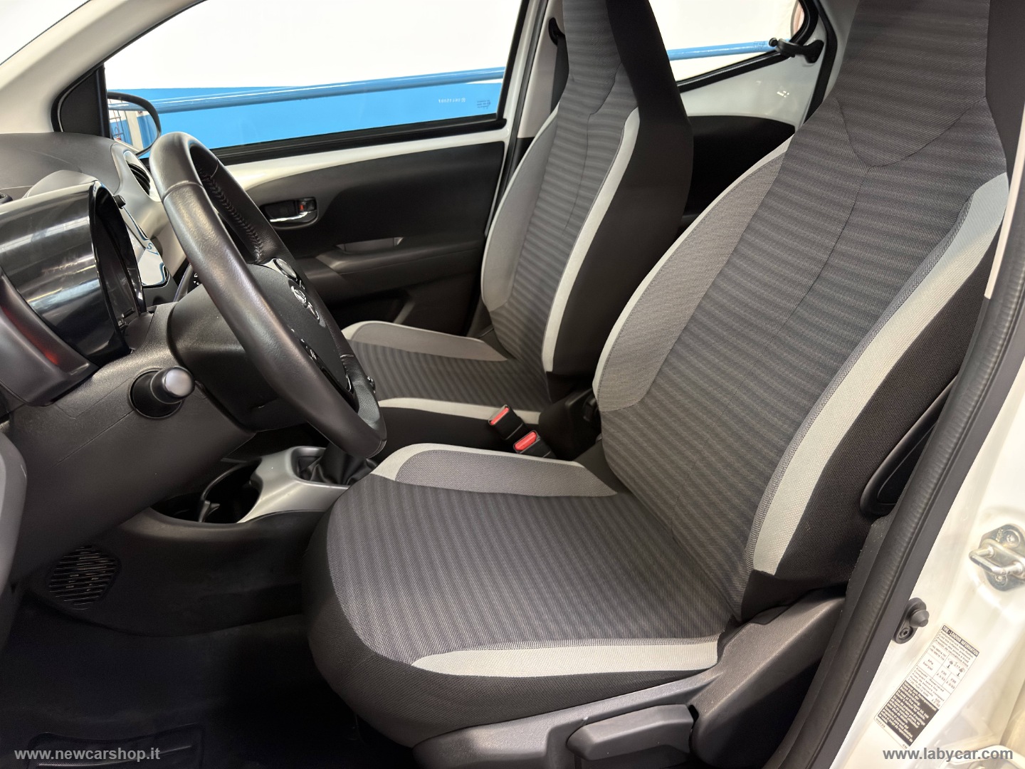 Aygo 1.0 VVT-i 72 CV 5p. x-play NEOPATENTATI - immagine 14