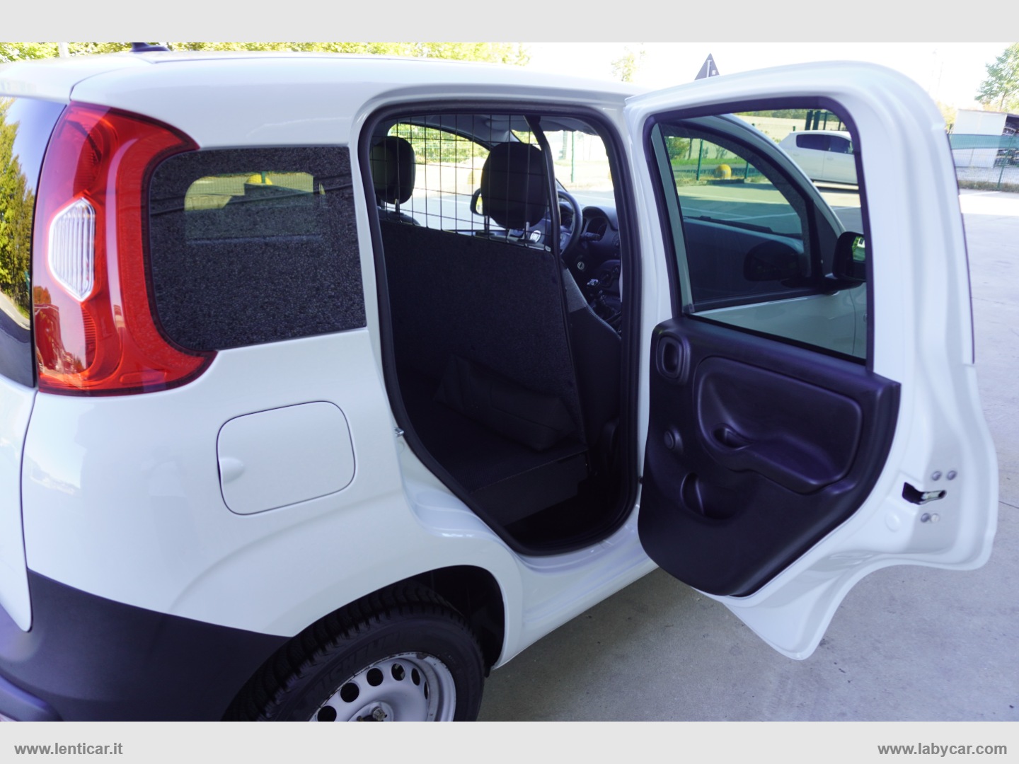 Panda 1.0 S&S Hybrid Van 2 posti solo Km 26.000 - immagine 14