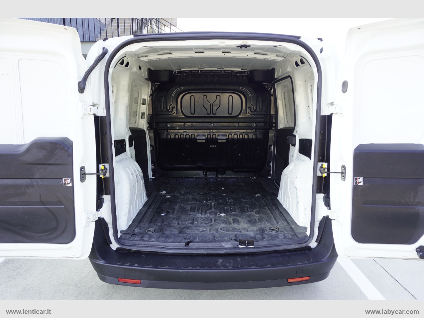 Doblò 1.6 MJT 105CV PC-TN Cargo Lounge 3 Posti - immagine 14