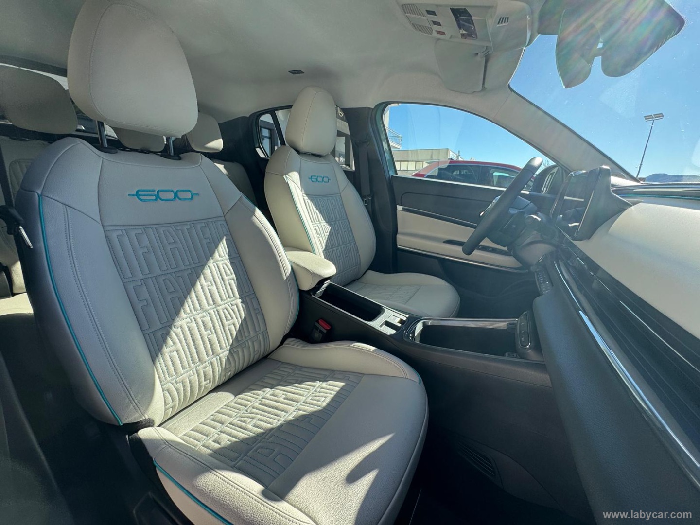 Fiat 600 Hybrid 136 CV DCT MHEV La Prima - Immagine 14