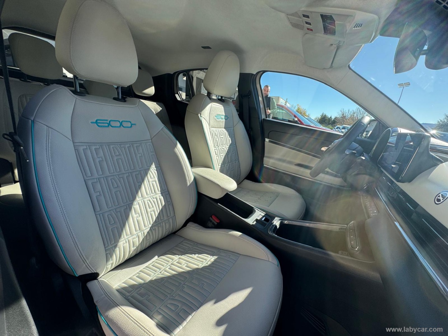 Fiat 600 Hybrid MHEV La Prima - Immagine 14