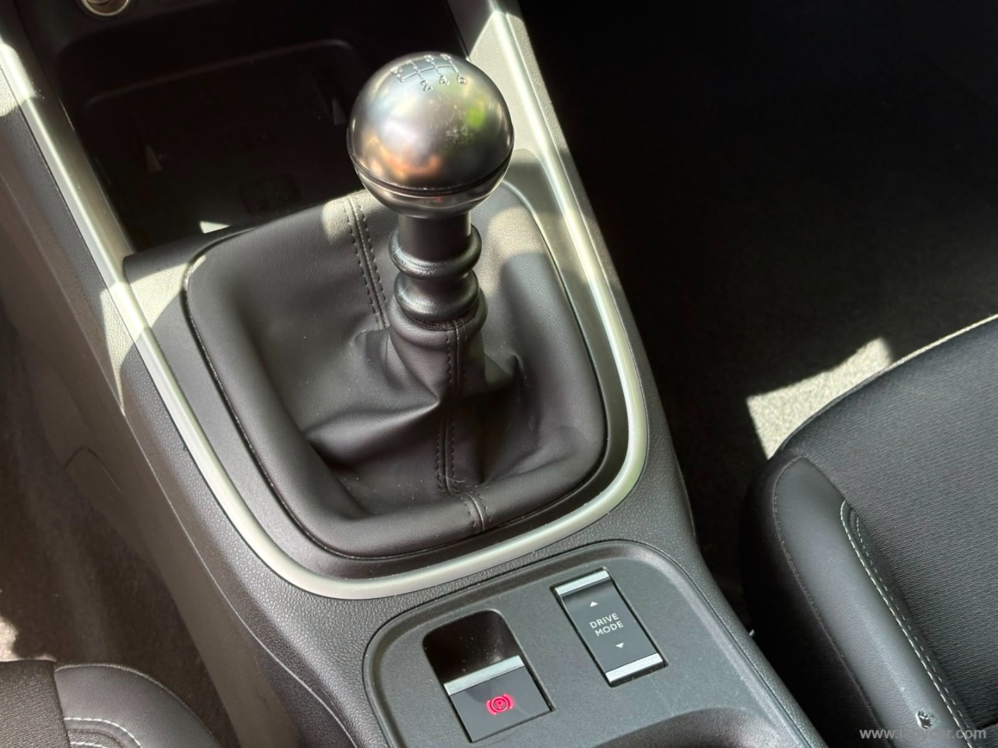 Jeep Avenger 1.2 Turbo Summit - Immagine 14
