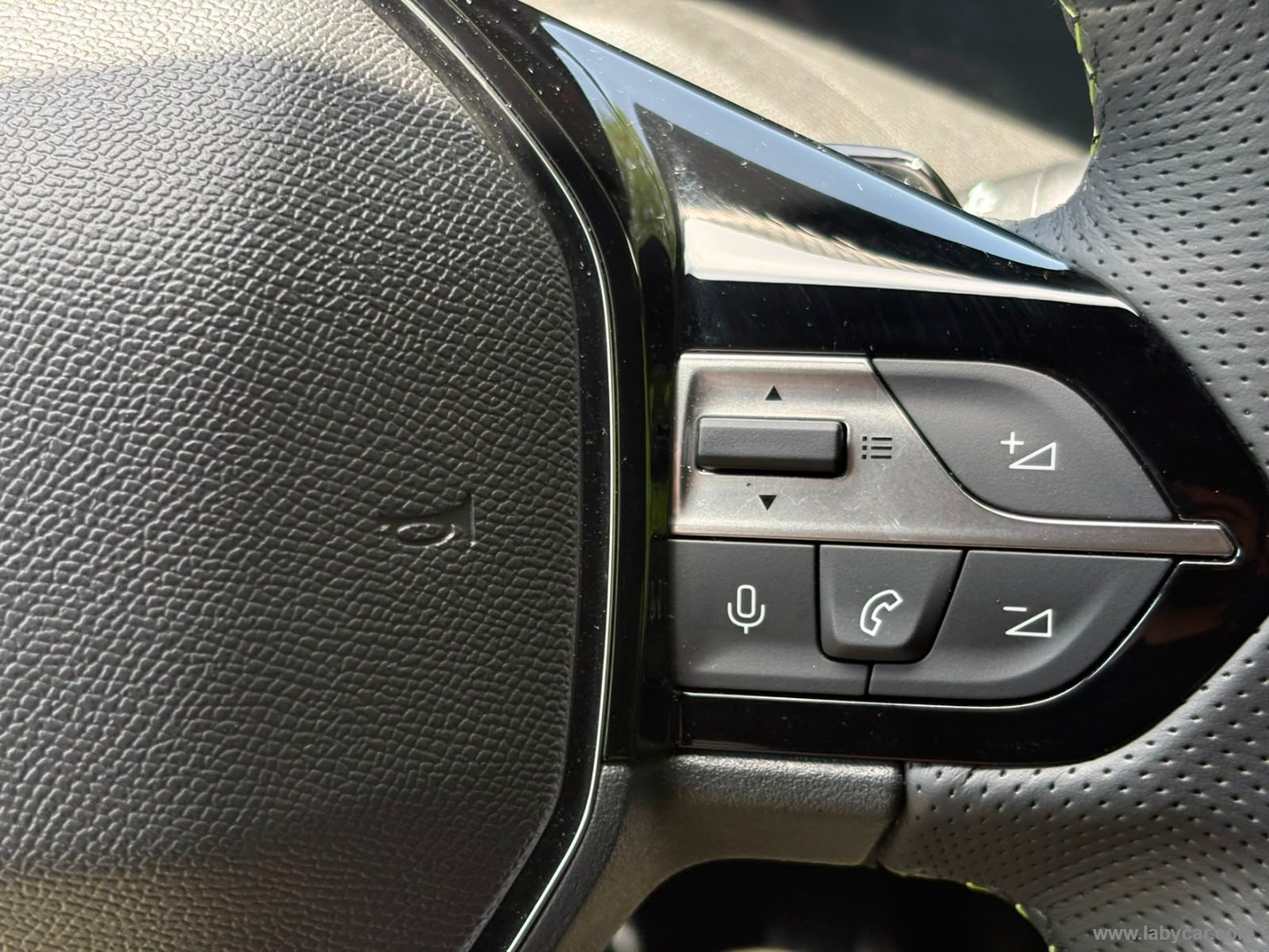 Peugeot 408 Hybrid 145 e-DCS6 GT - Immagine 14