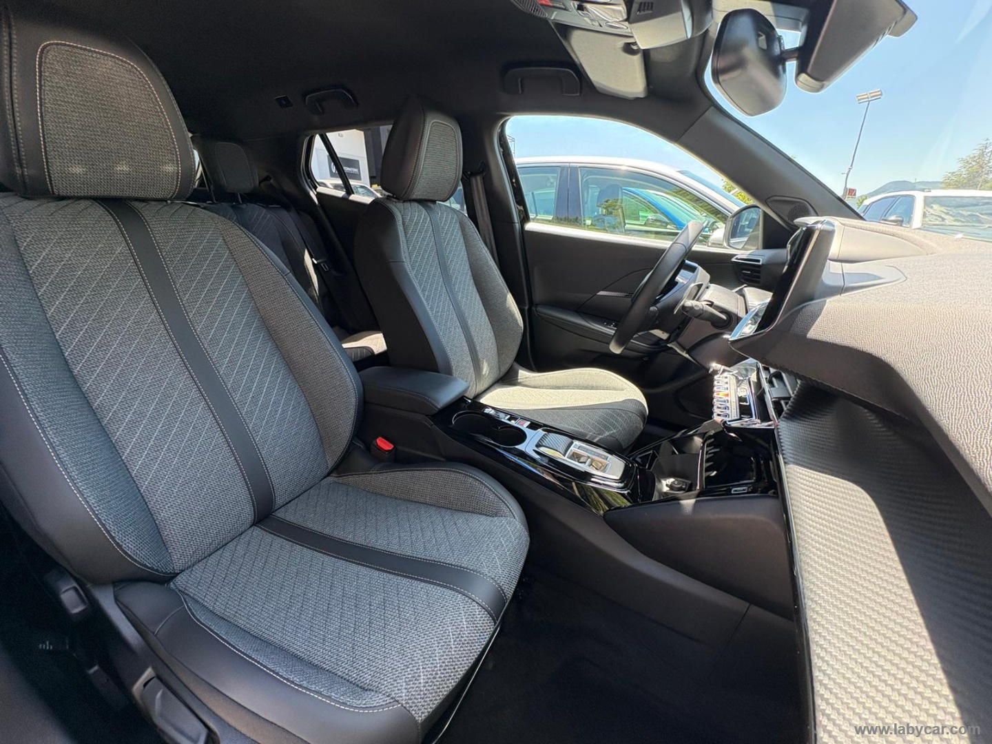 Peugeot 2008 PureTech 130 S&S EAT8 Allure - Immagine 14