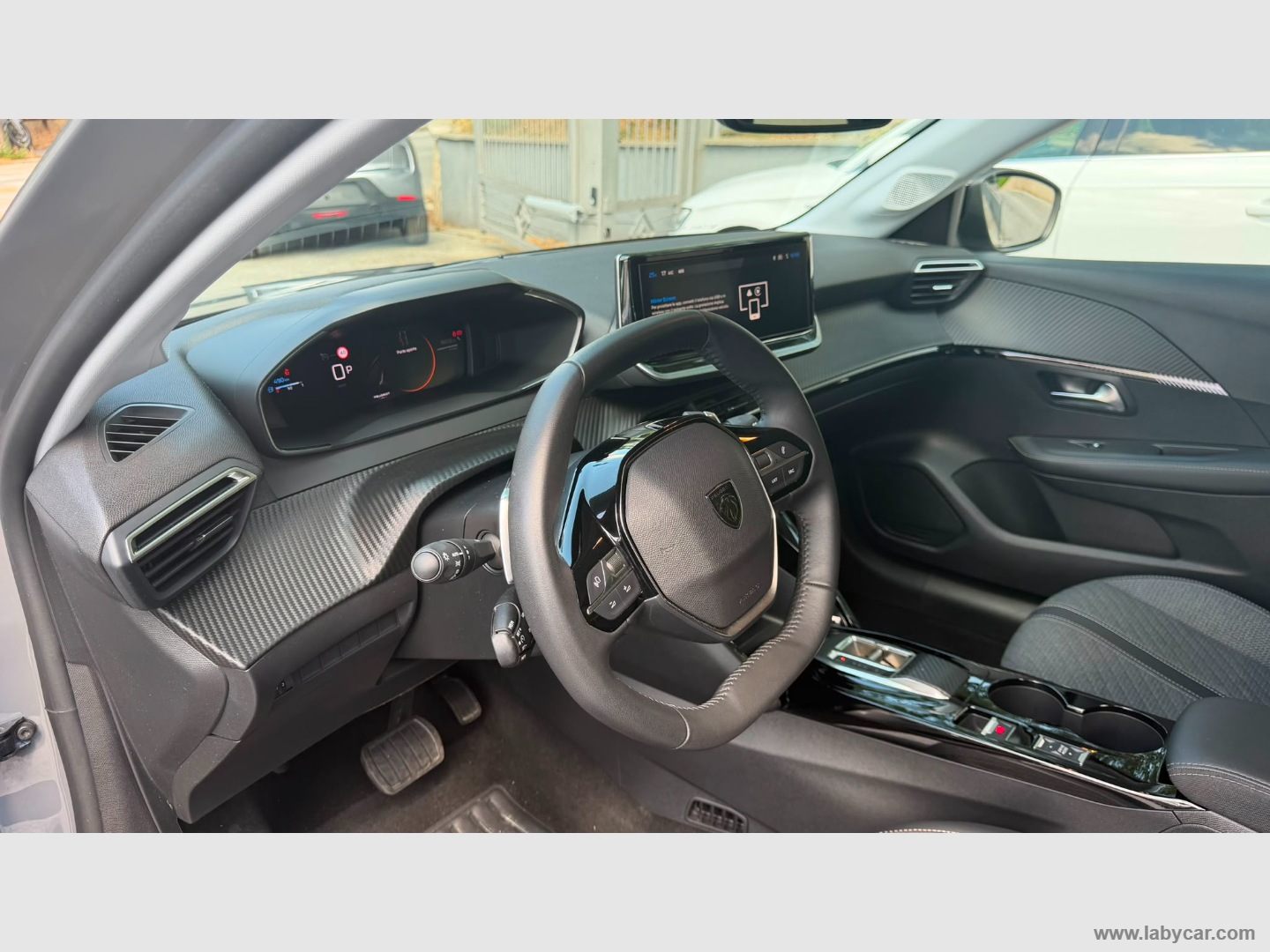 Peugeot 208 Hybrid 110 e-DCS6 Allure - Immagine 14