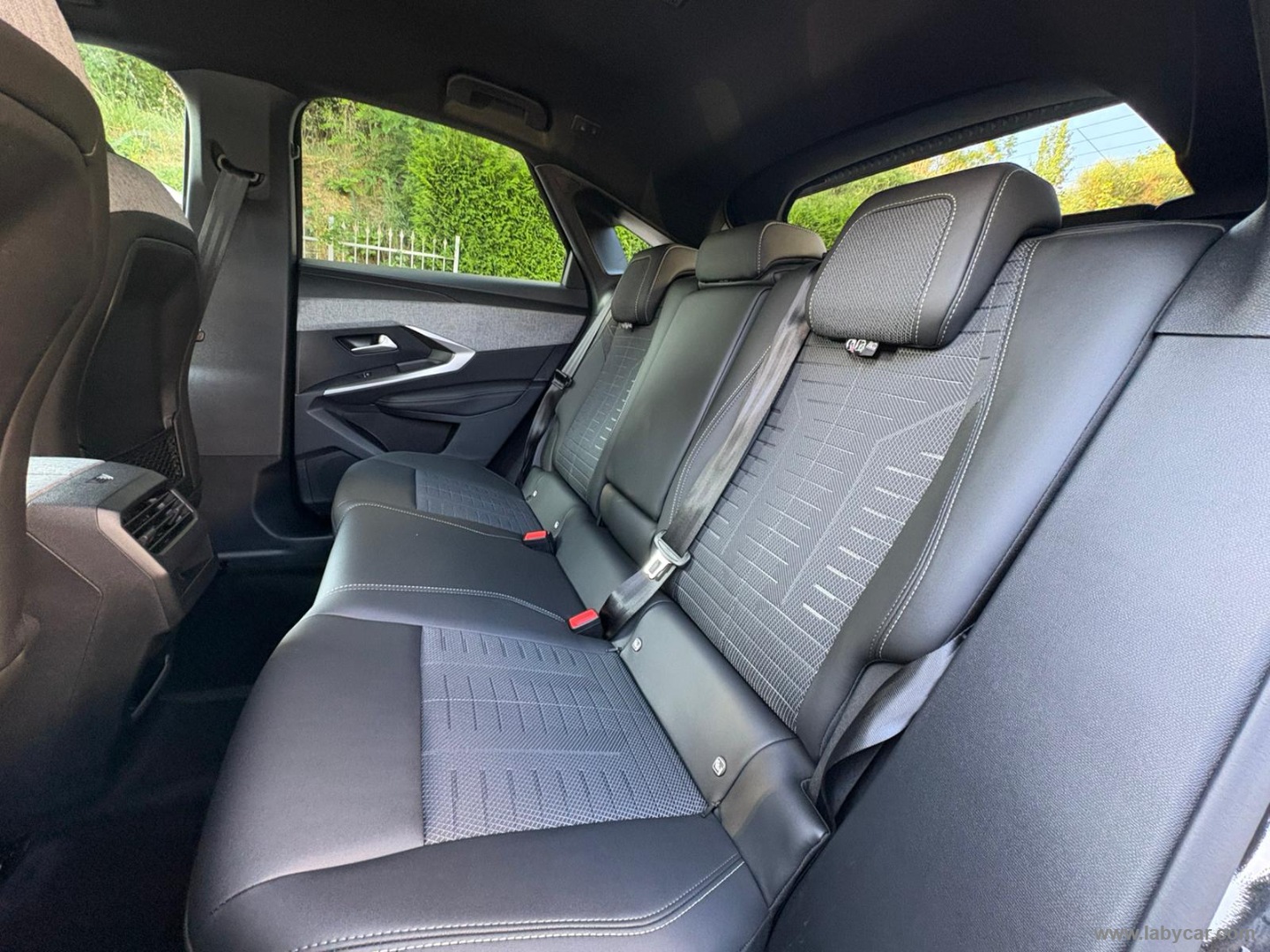 Peugeot 3008 Hybrid 145 e-DCS6 GT - Immagine 14